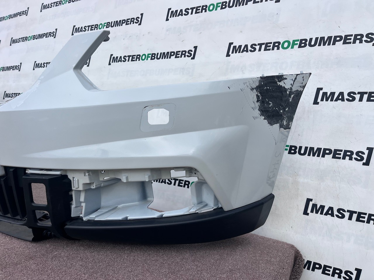 Skoda Yeti Outdoor Mk1 Lift 2014-2018 Front Bumper No Pdc Jets Genuine [s749]