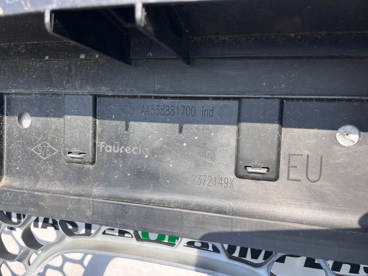 Smart Eq Fortwo Premium Pulse 2020-2025 Front Bumper + Fog Lights Genuine [e232]