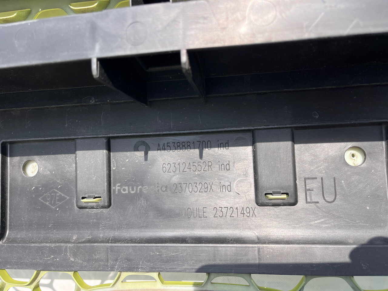 Smart Eq Fortwo Premium Pulse 2020-2025 Front Bumper + Fog Lights Genuine [e235]