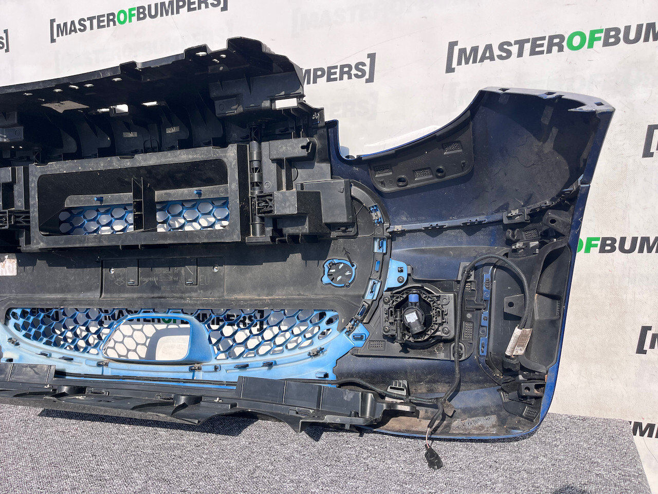 Smart Eq Fortwo Premium Pulse 2020-2025 Front Bumper + Fog Lights Genuine [e233]