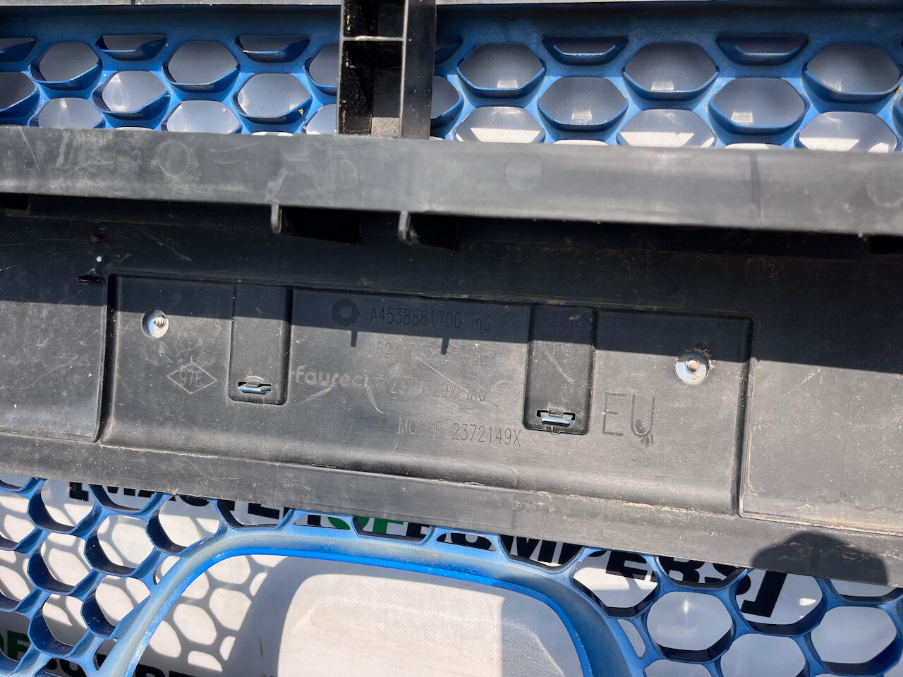 Smart Eq Fortwo Premium Pulse 2020-2025 Front Bumper + Fog Lights Genuine [e233]