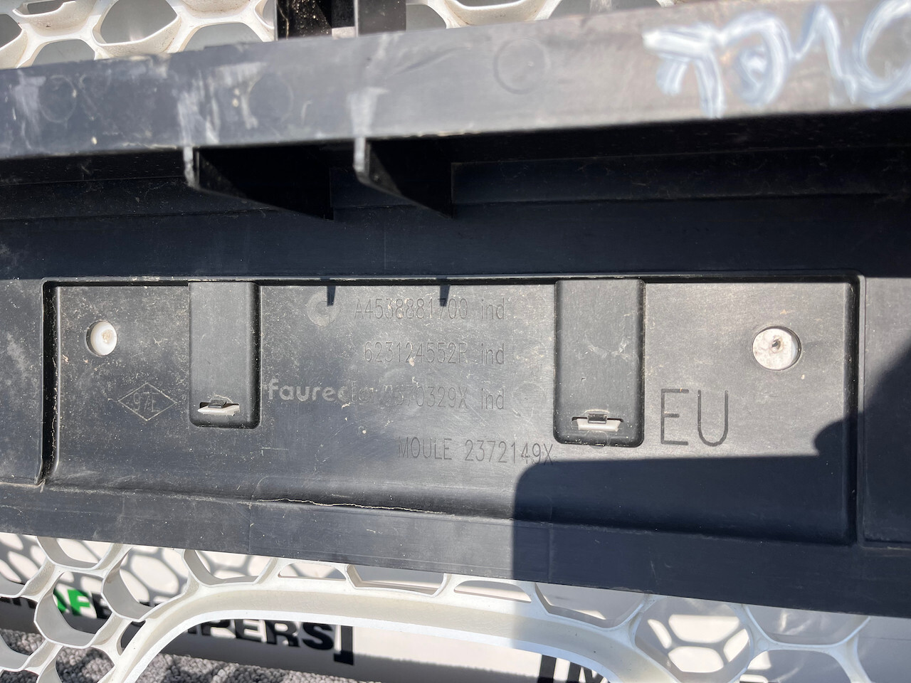 Smart Eq Fortwo Premium Pulse 2020-2025 Front Bumper + Fog Lights Genuine [e231]