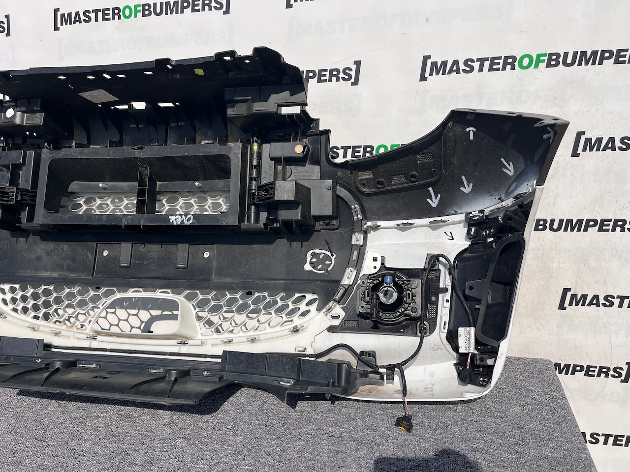 Smart Eq Fortwo Premium Pulse 2020-2025 Front Bumper + Fog Lights Genuine [e231]