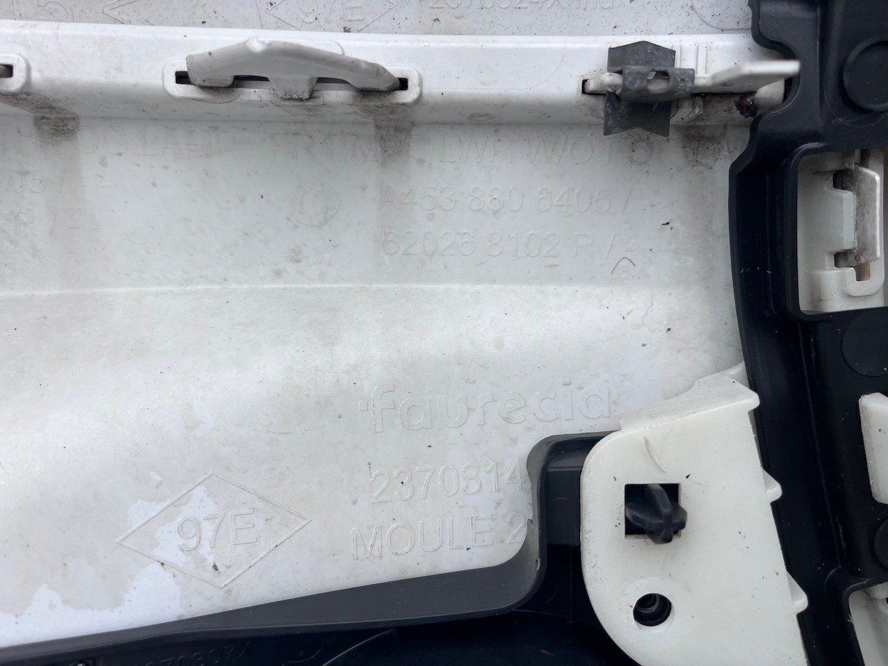 Smart Eq Fortwo Premium Pulse 2020-2025 Front Bumper + Grille Genuine [e377]