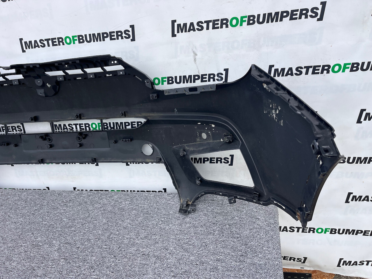 Ssangyong Tivoli Elx Ultimate 2015-2018 Front Bumper 4 Pdc Genuine [p459]