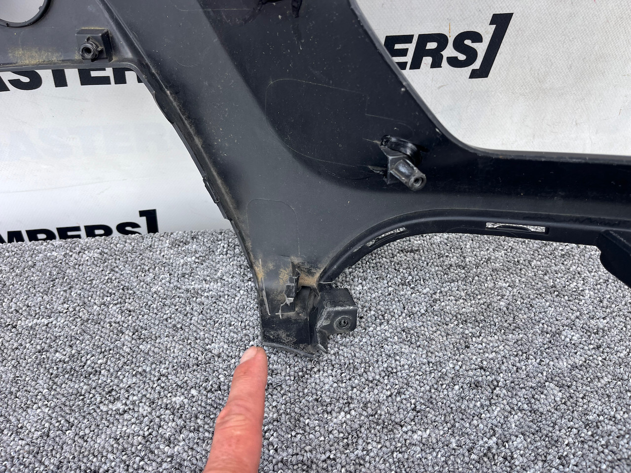 Ssangyong Tivoli Elx Ultimate 2015-2018 Front Bumper 4 Pdc Genuine [p459]