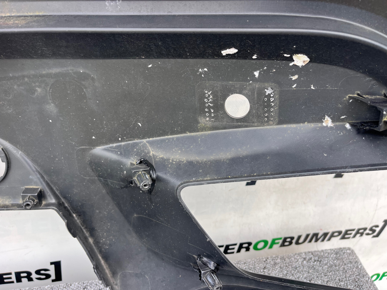 Ssangyong Tivoli Elx Ultimate 2015-2018 Front Bumper 4 Pdc Genuine [p459]