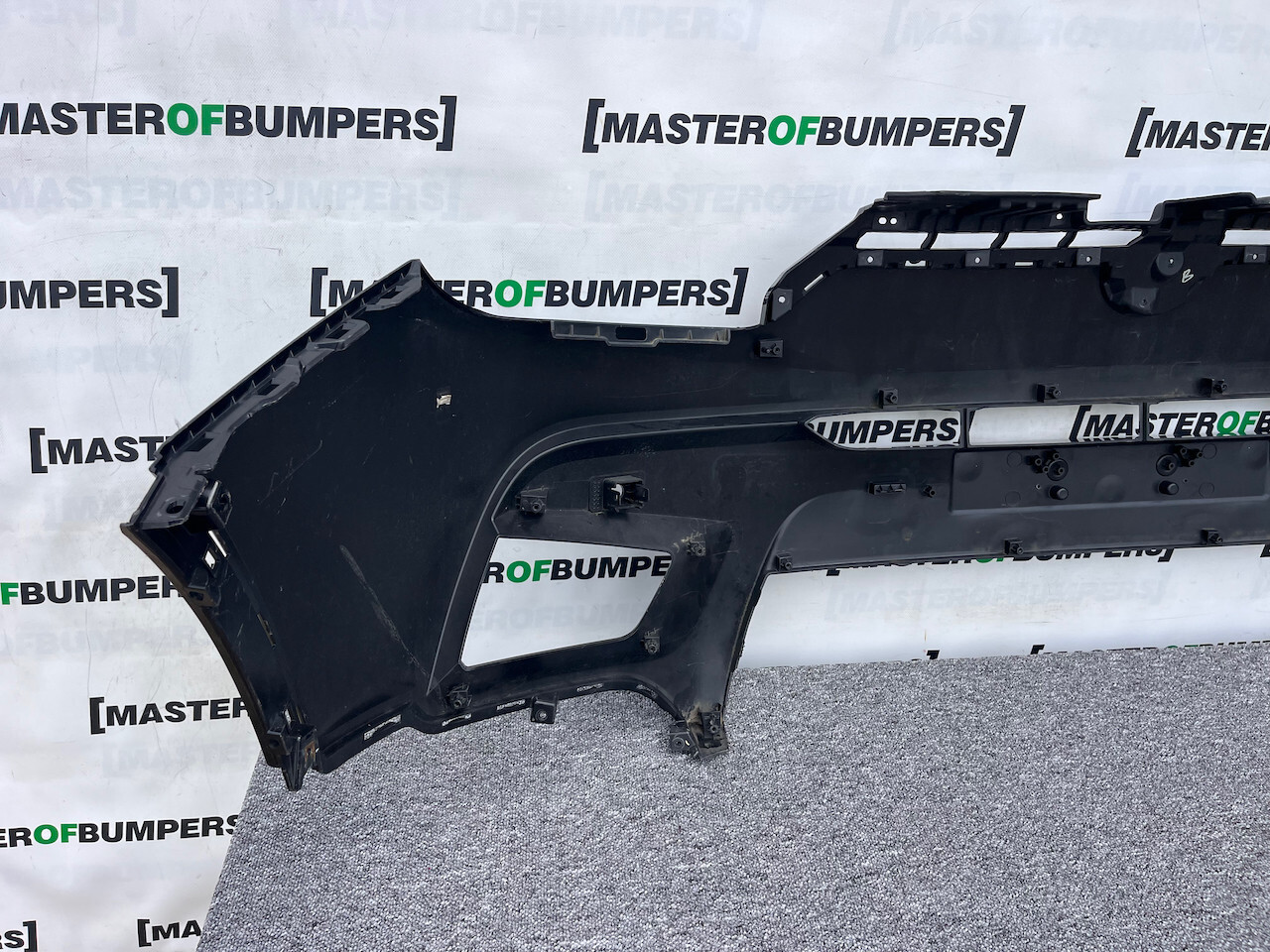 Ssangyong Tivoli Elx Ultimate 2015-2018 Front Bumper 4 Pdc Genuine [p459]