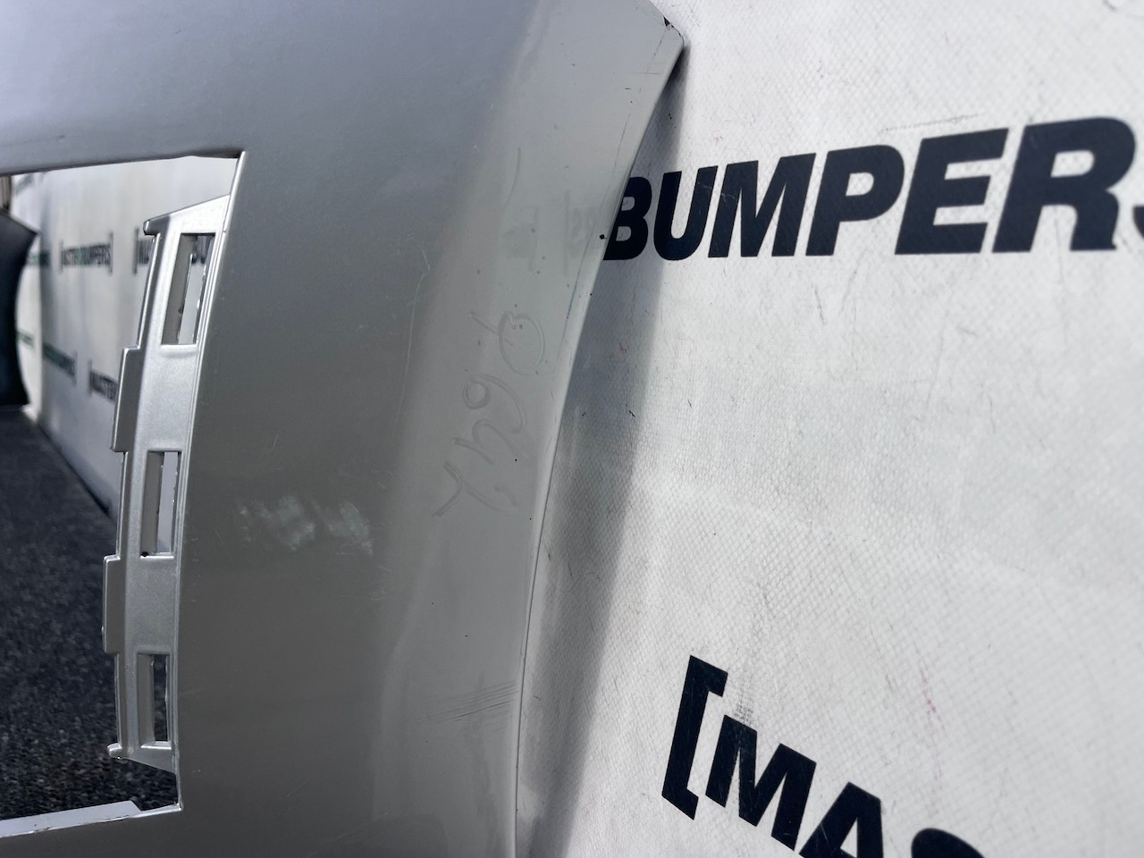 Subaru Impreza Sti Turbo 2.5 2.0 Sti 2008-2011 Front Bumper Jets Genuine [p642]