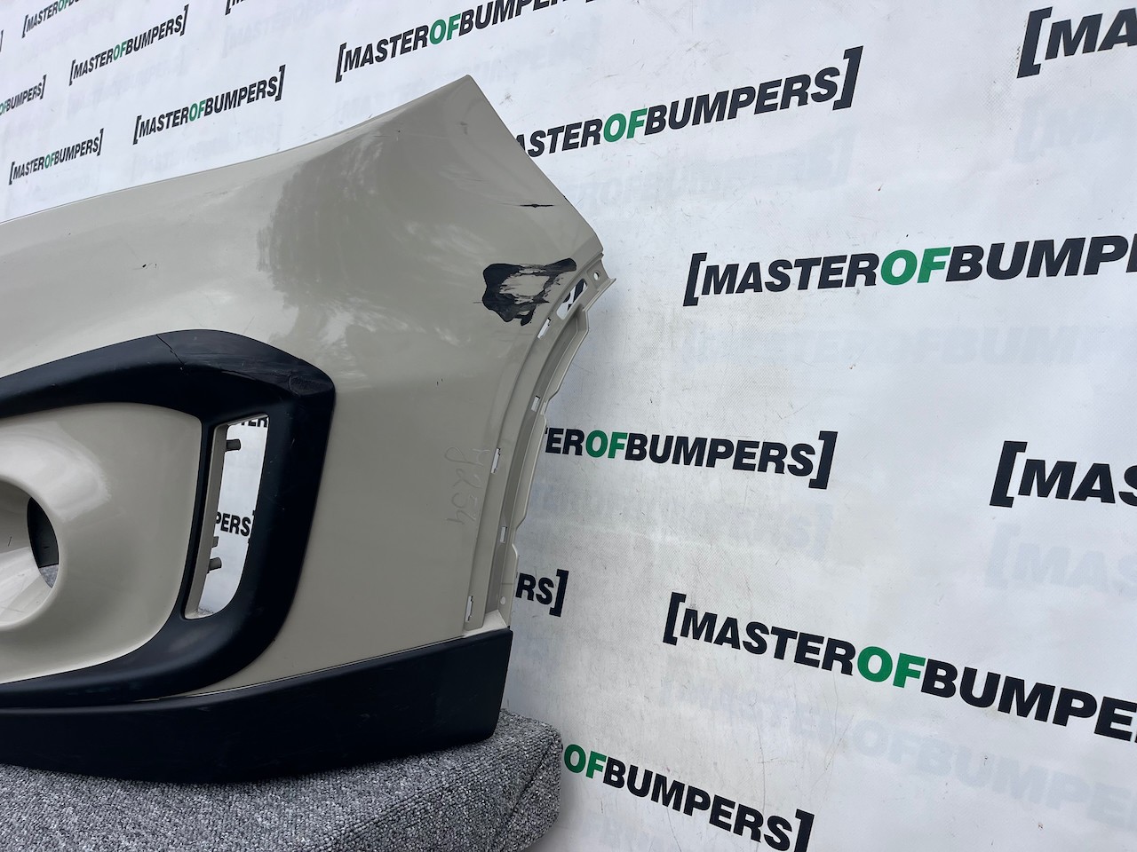 Suzuki Vitara Allgrip Mk4 Hatchback 2015-2018 Front Bumper No Pdc Genuine [j254]