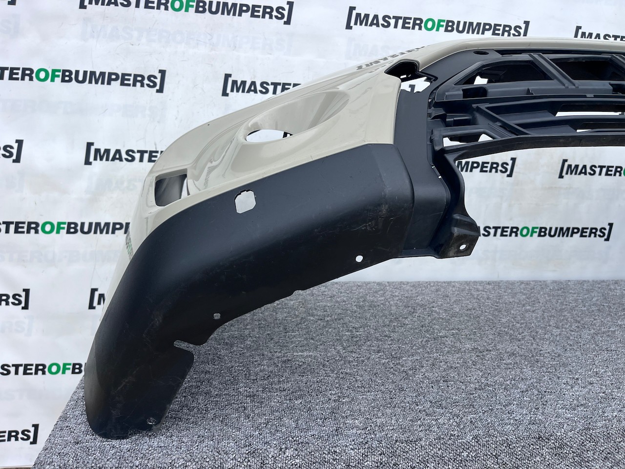 Suzuki Vitara Sz-t Mk4 Hatchback 2015-2018 Front Bumper 4 Pdc Genuine [j251]