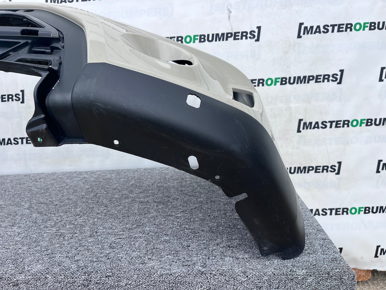 Suzuki Vitara Sz-t Mk4 Hatchback 2015-2018 Front Bumper 4 Pdc Genuine [j251]