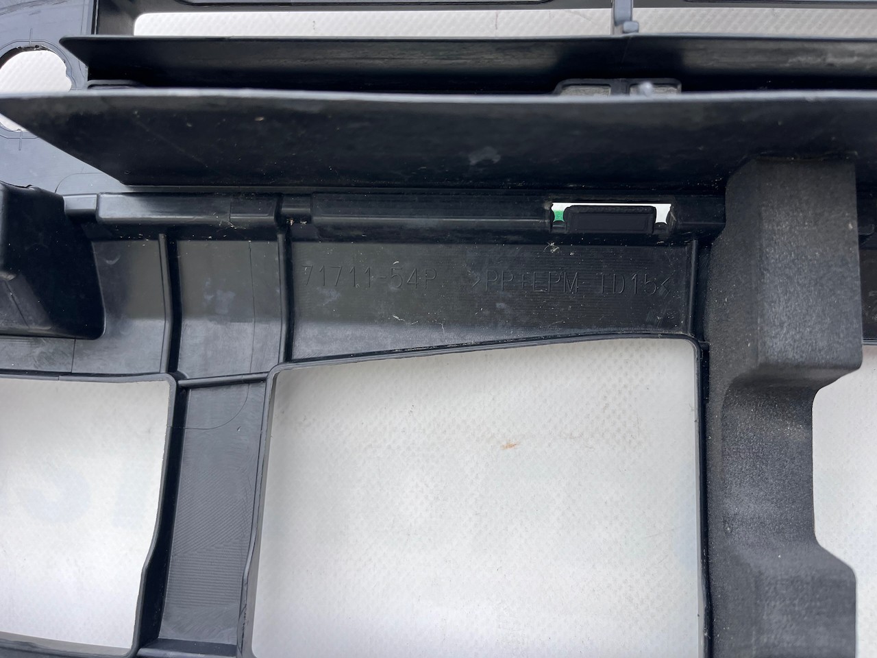 Suzuki Vitara Sz-t Mk4 Hatchback 2015-2018 Front Bumper 4 Pdc Genuine [j251]