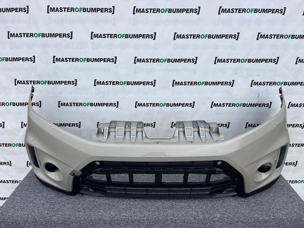 Suzuki Vitara Sz-t Mk4 Hatchback 2015-2018 Front Bumper 4 Pdc Genuine [j251]