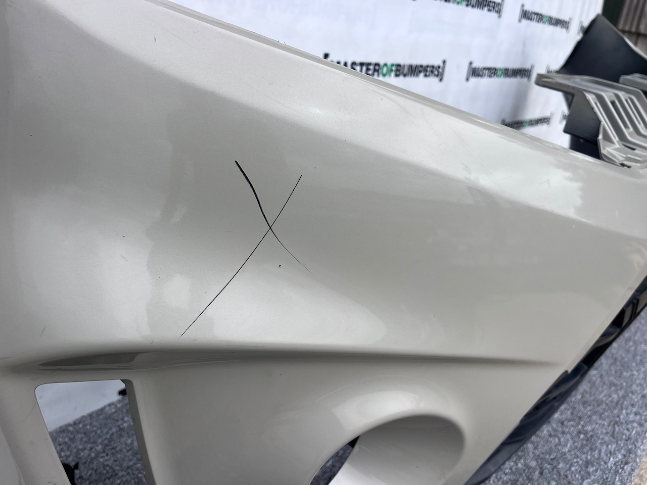 Suzuki Vitara Sz-t Mk4 Hatchback 2015-2018 Front Bumper 4 Pdc Genuine [j251]