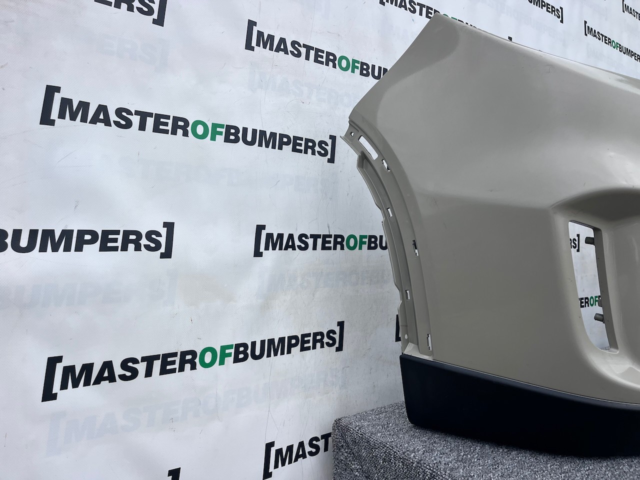 Suzuki Vitara Sz-t Mk4 Hatchback 2015-2018 Front Bumper 4 Pdc Genuine [j251]