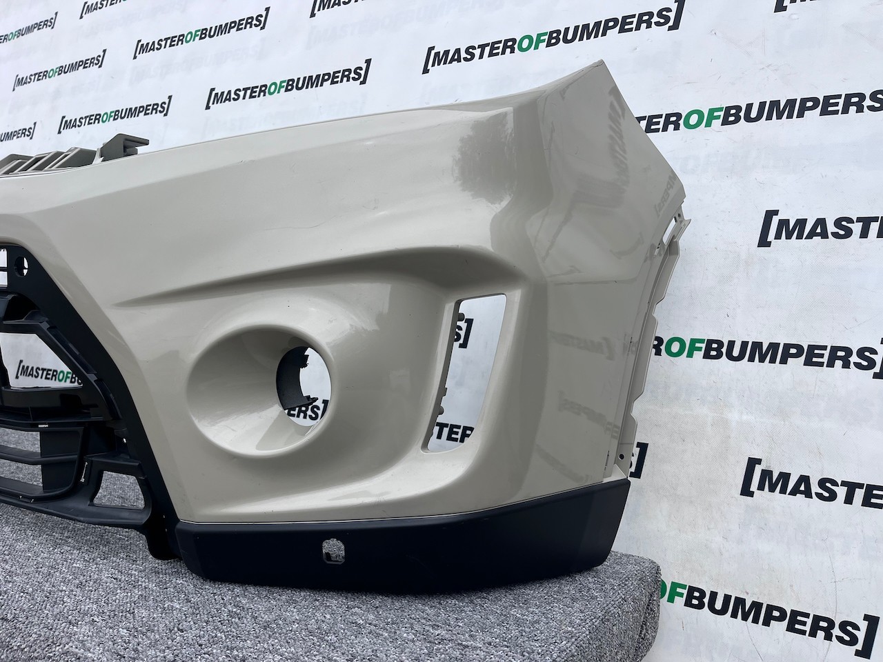 Suzuki Vitara Sz-t Mk4 Hatchback 2015-2018 Front Bumper 4 Pdc Genuine [j251]