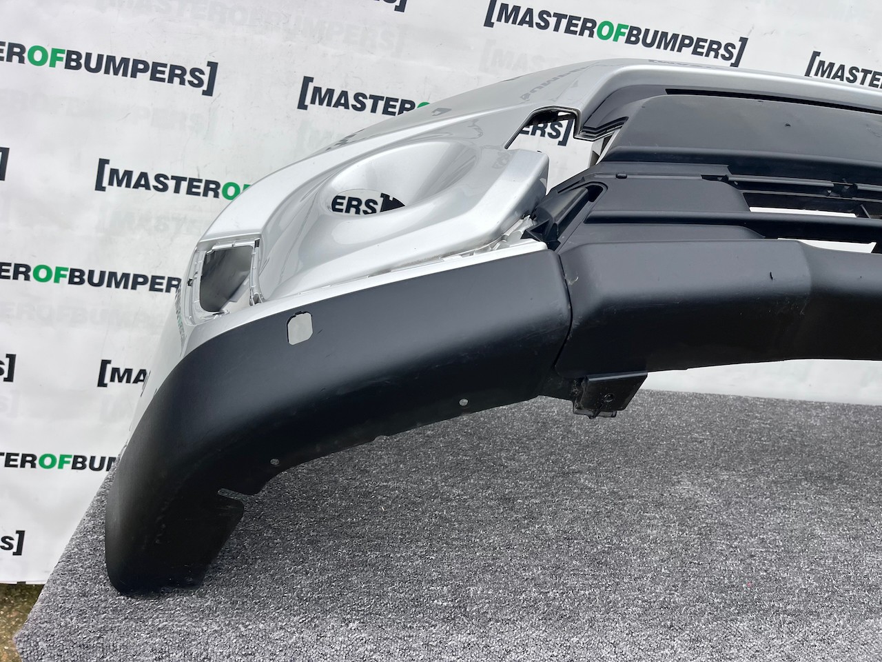 Suzuki Vitara Sz-t Mk4 Lift Hatch 2019-2024 Front Bumper 4 Pdc Genuine [j284]