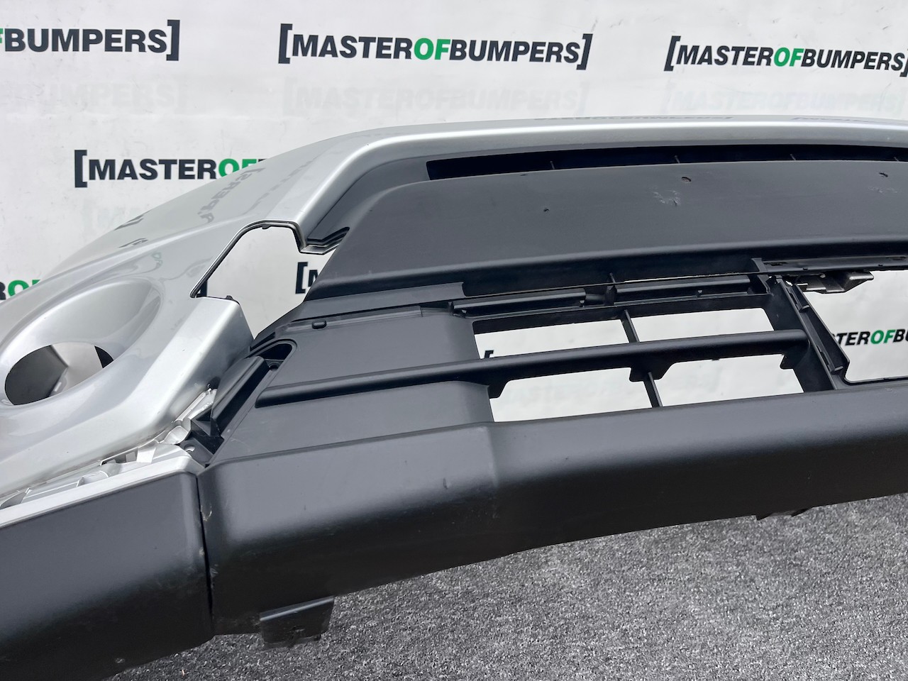 Suzuki Vitara Sz-t Mk4 Lift Hatch 2019-2024 Front Bumper 4 Pdc Genuine [j284]