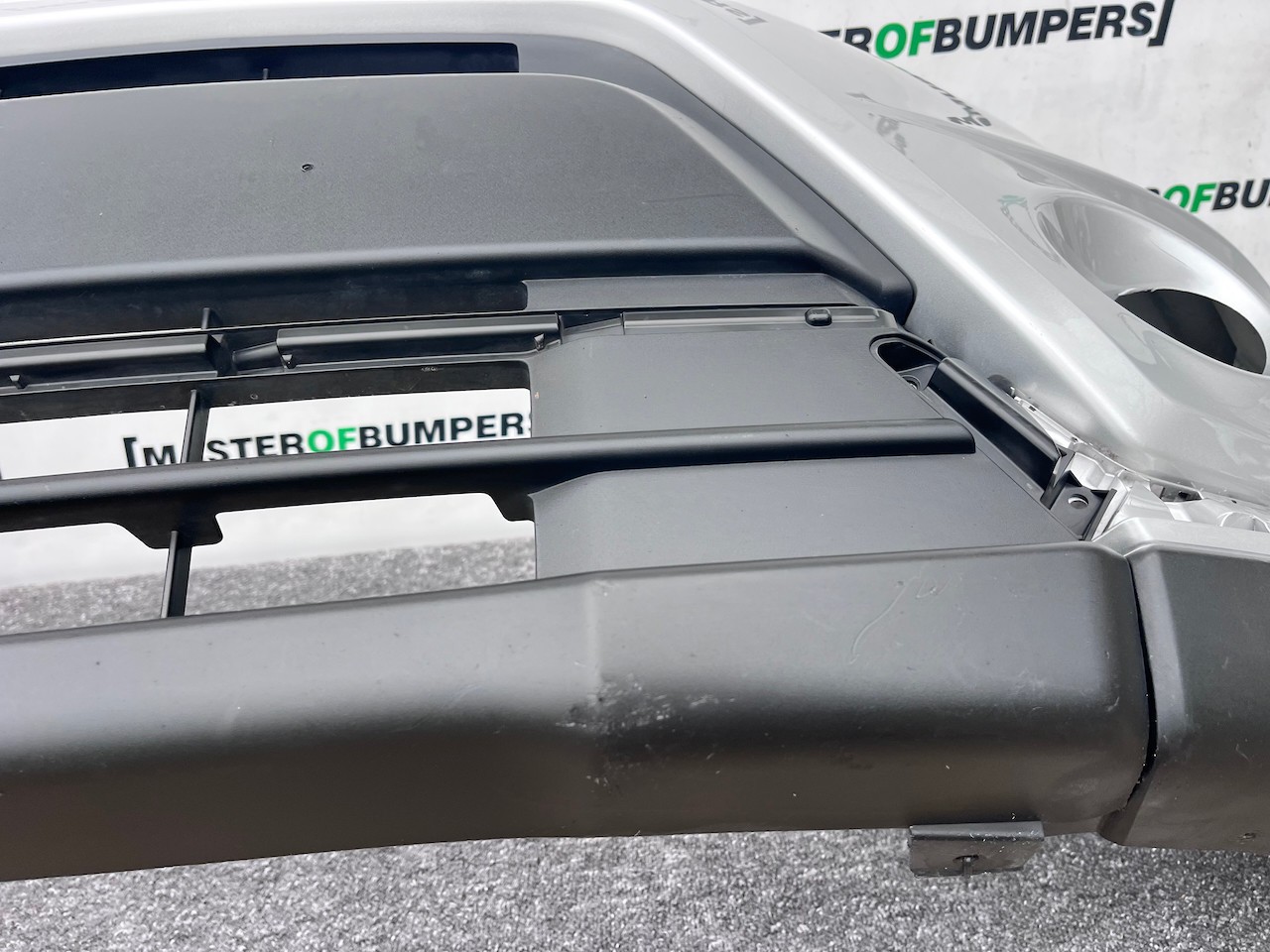 Suzuki Vitara Sz-t Mk4 Lift Hatch 2019-2024 Front Bumper 4 Pdc Genuine [j284]