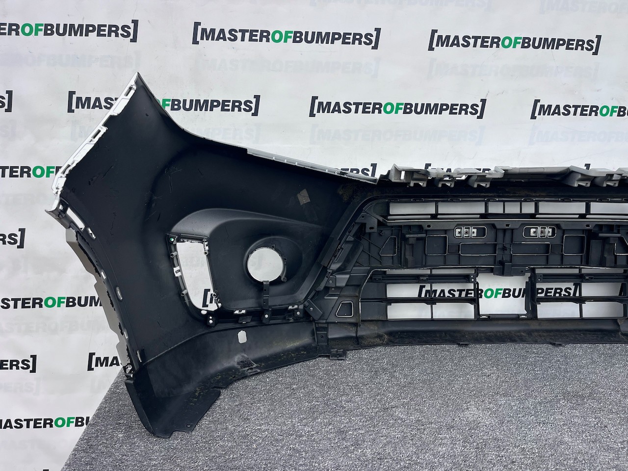 Suzuki Vitara Sz-t Mk4 Lift Hatch 2019-2024 Front Bumper 4 Pdc Genuine [j284]