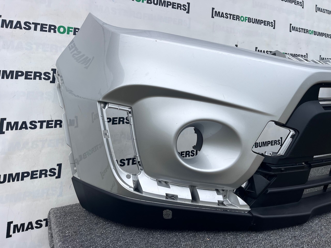 Suzuki Vitara Sz-t Mk4 Lift Hatch 2019-2024 Front Bumper 4 Pdc Genuine [j284]