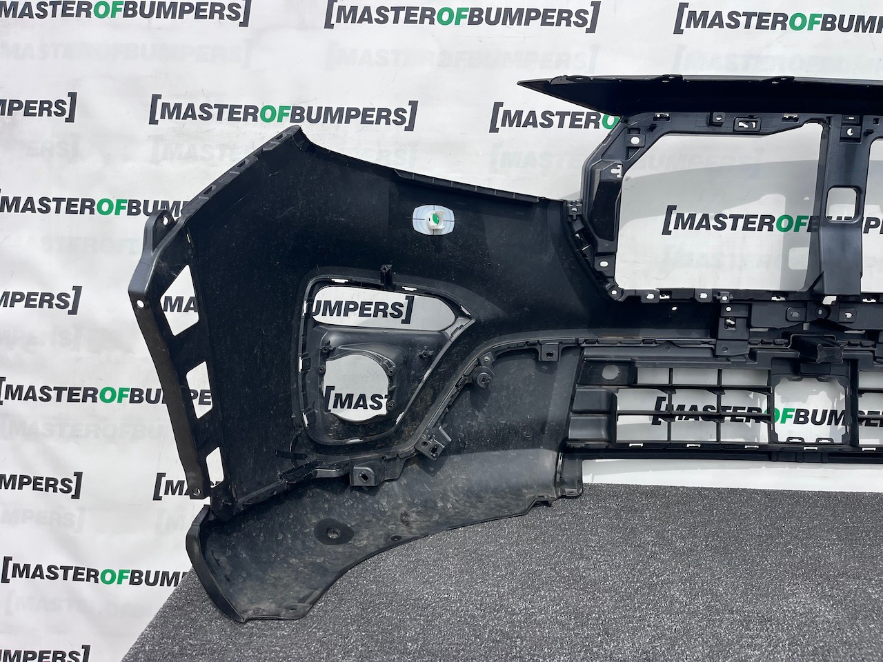 Suzuki Sx4 S Cross Hatchabck 2021-2024 Front Bumper 4 Pdc Genuine [j287]