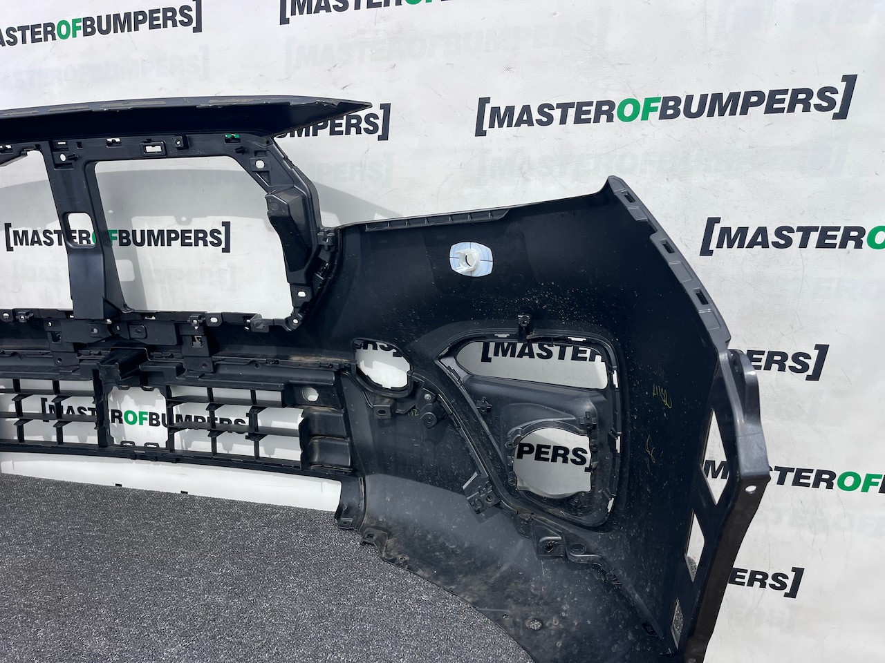 Suzuki Sx4 S Cross Hatchabck 2021-2024 Front Bumper 4 Pdc Genuine [j287]