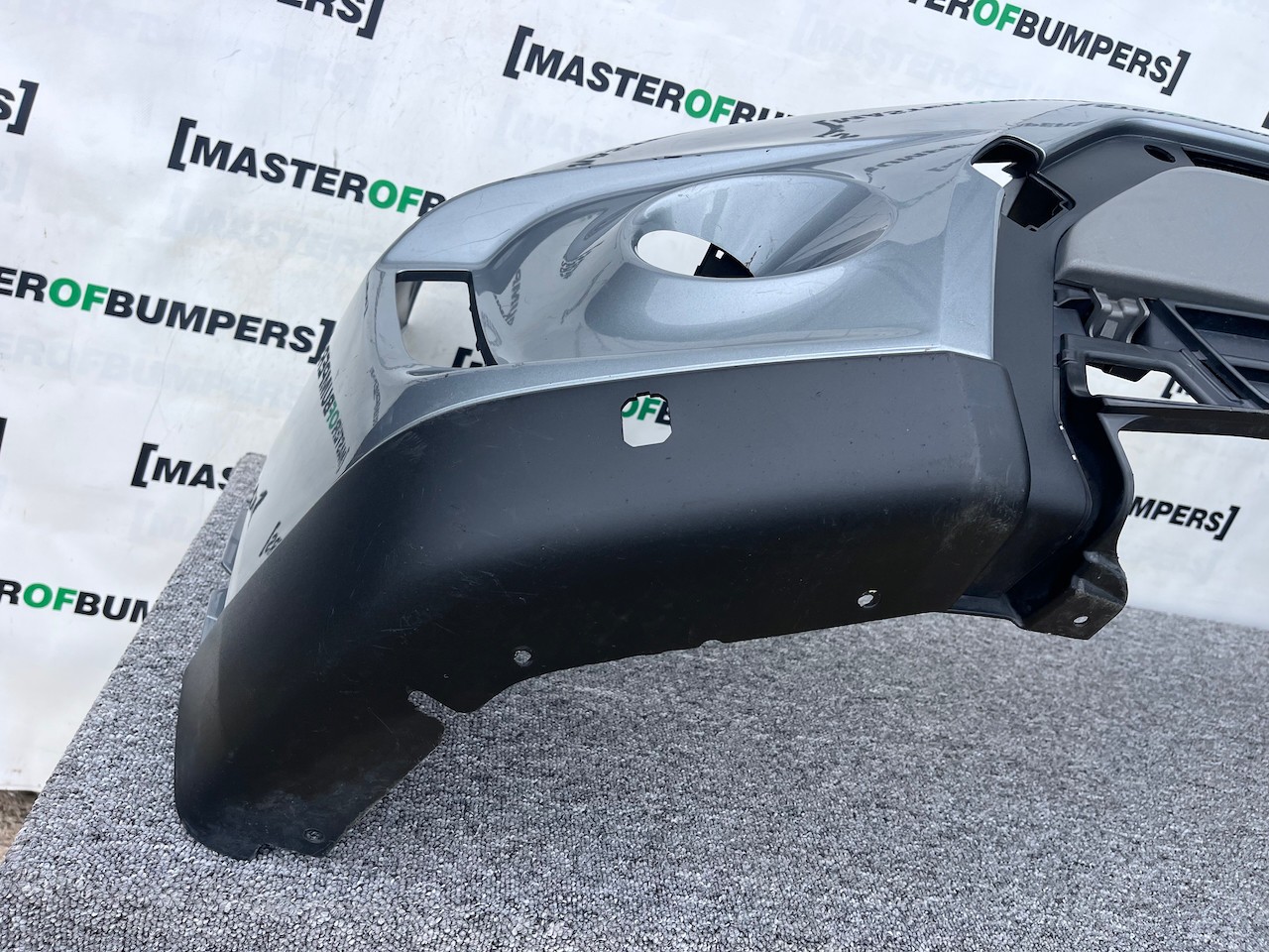 Suzuki Vitara Sz-t Mk4 Hatchback 2015-2018 Front Bumper 4 Pdc Genuine [j250]