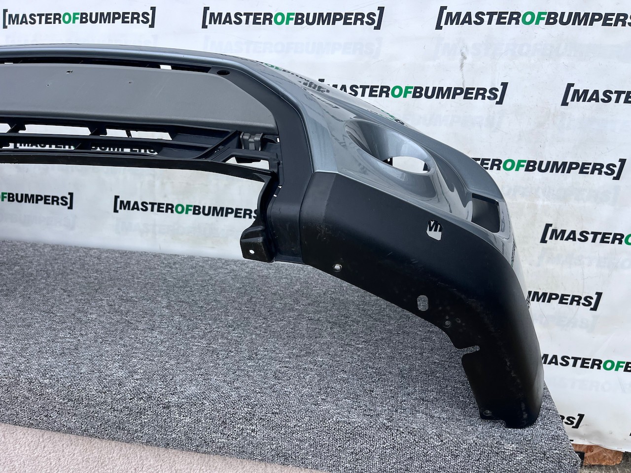 Suzuki Vitara Sz-t Mk4 Hatchback 2015-2018 Front Bumper 4 Pdc Genuine [j250]