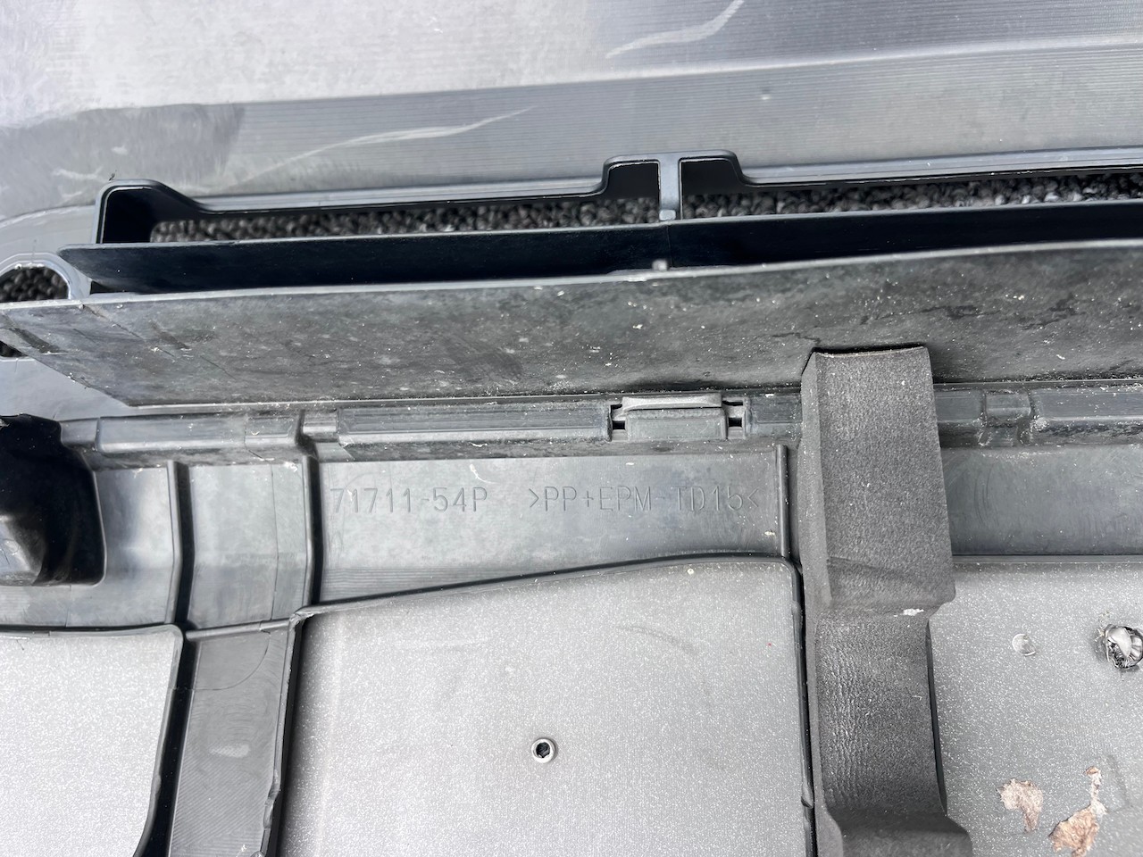 Suzuki Vitara Sz-t Mk4 Hatchback 2015-2018 Front Bumper 4 Pdc Genuine [j250]