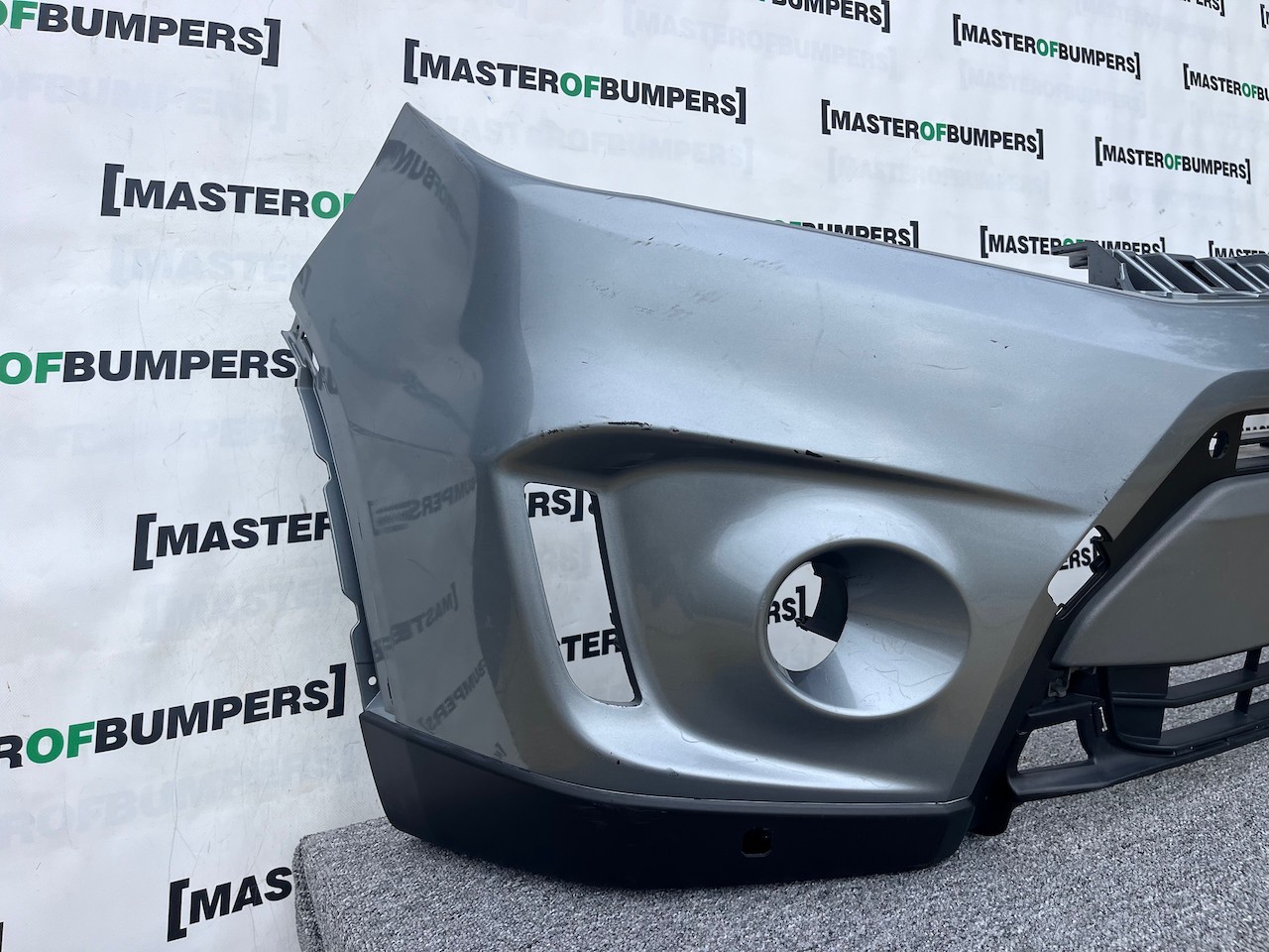 Suzuki Vitara Sz-t Mk4 Hatchback 2015-2018 Front Bumper 4 Pdc Genuine [j250]