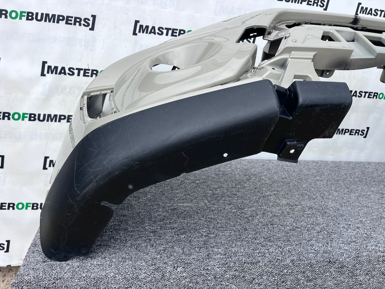 Suzuki Vitara Sz-t Mk4 Lift Hatch 2019-2024 Front Bumper No Pdc Genuine [j256]