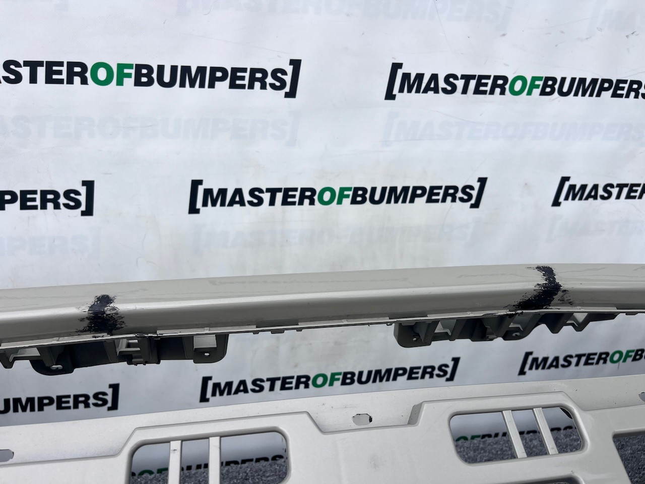 Suzuki Vitara Sz-t Mk4 Lift Hatch 2019-2024 Front Bumper No Pdc Genuine [j256]