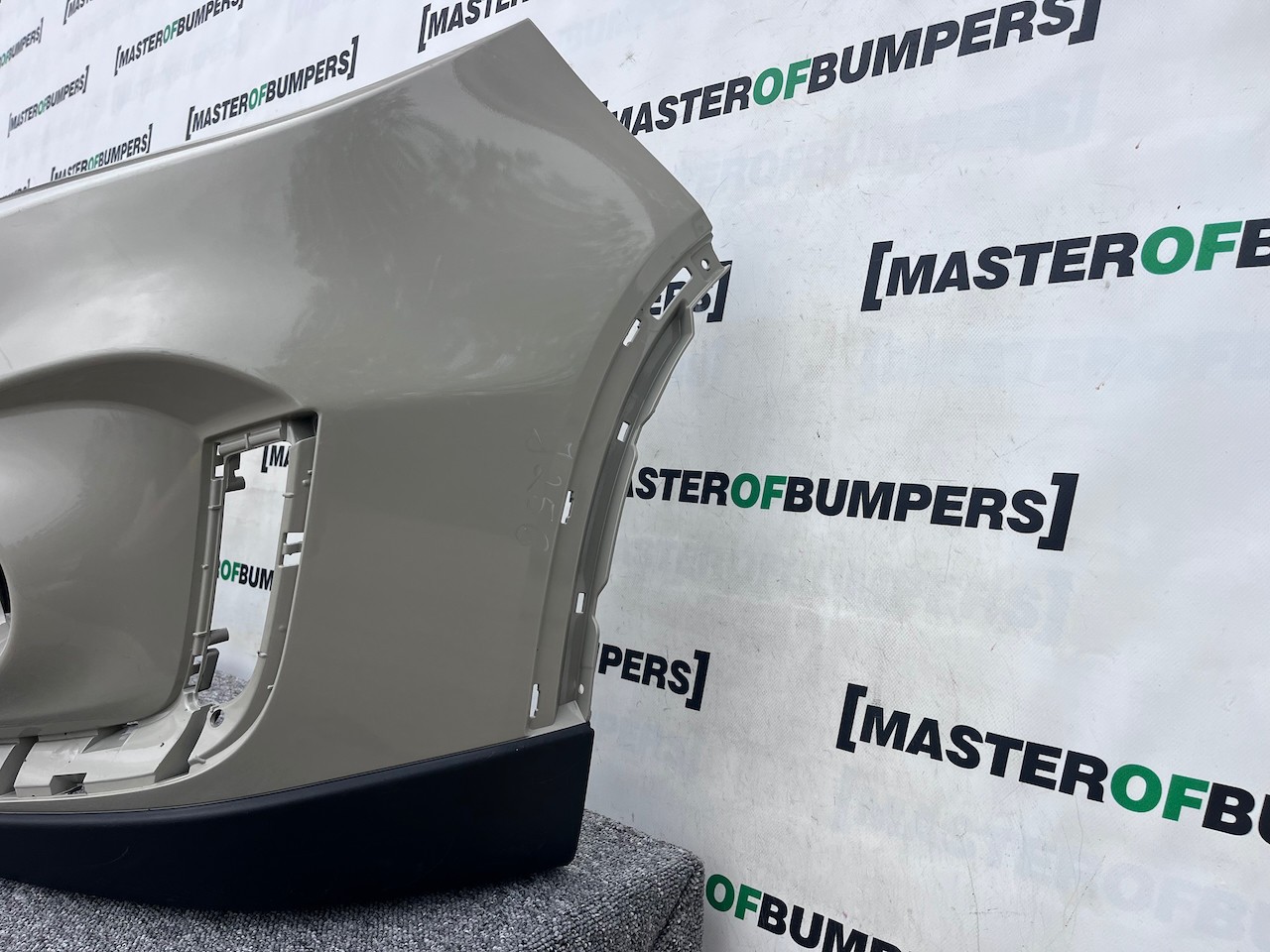 Suzuki Vitara Sz-t Mk4 Lift Hatch 2019-2024 Front Bumper No Pdc Genuine [j256]