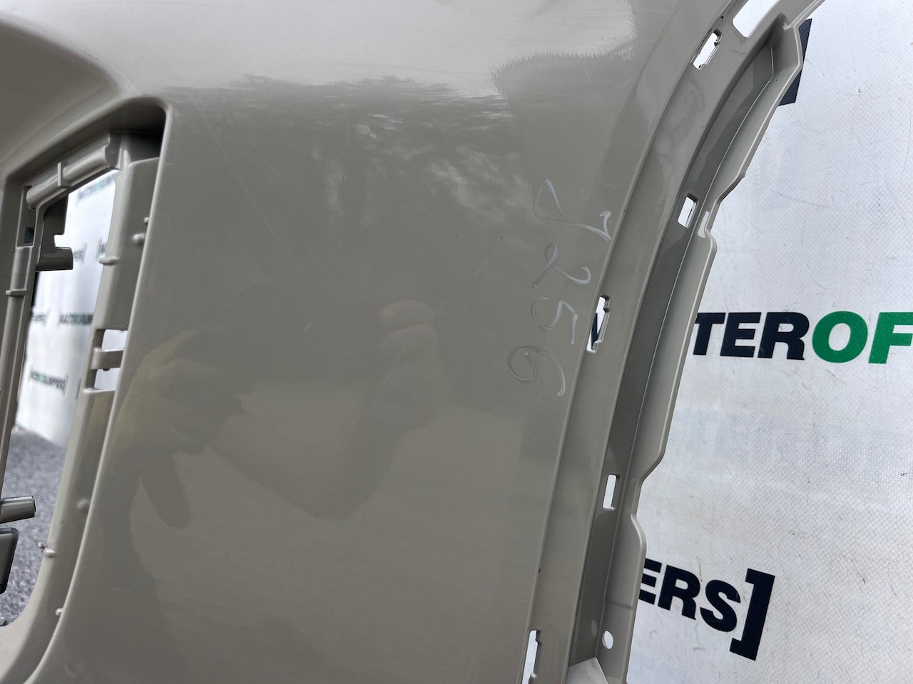 Suzuki Vitara Sz-t Mk4 Lift Hatch 2019-2024 Front Bumper No Pdc Genuine [j256]