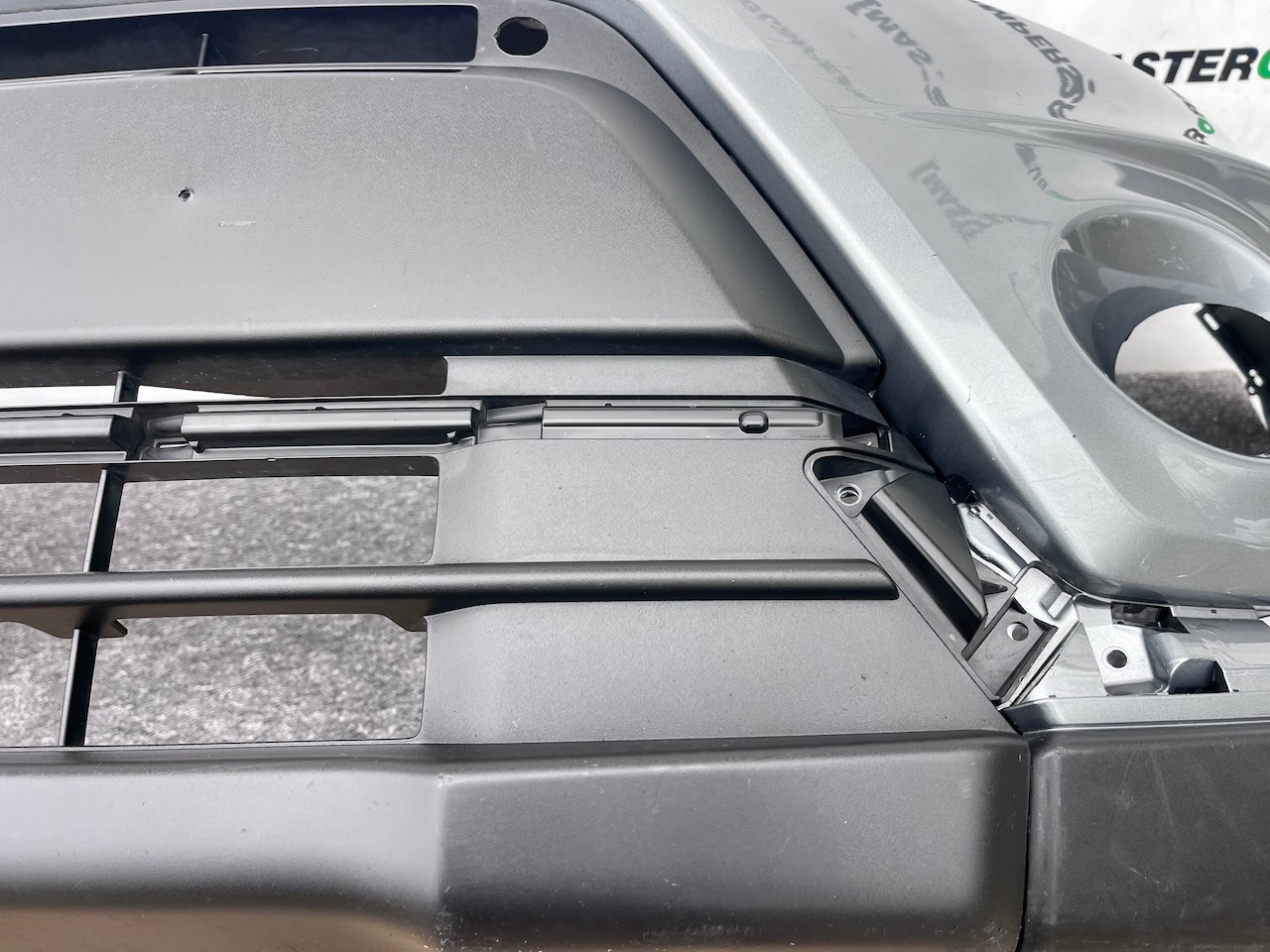 Suzuki Vitara Sz-t Mk4 Lift Hatch 2019-2024 Front Bumper 4 Pdc Genuine [j285]