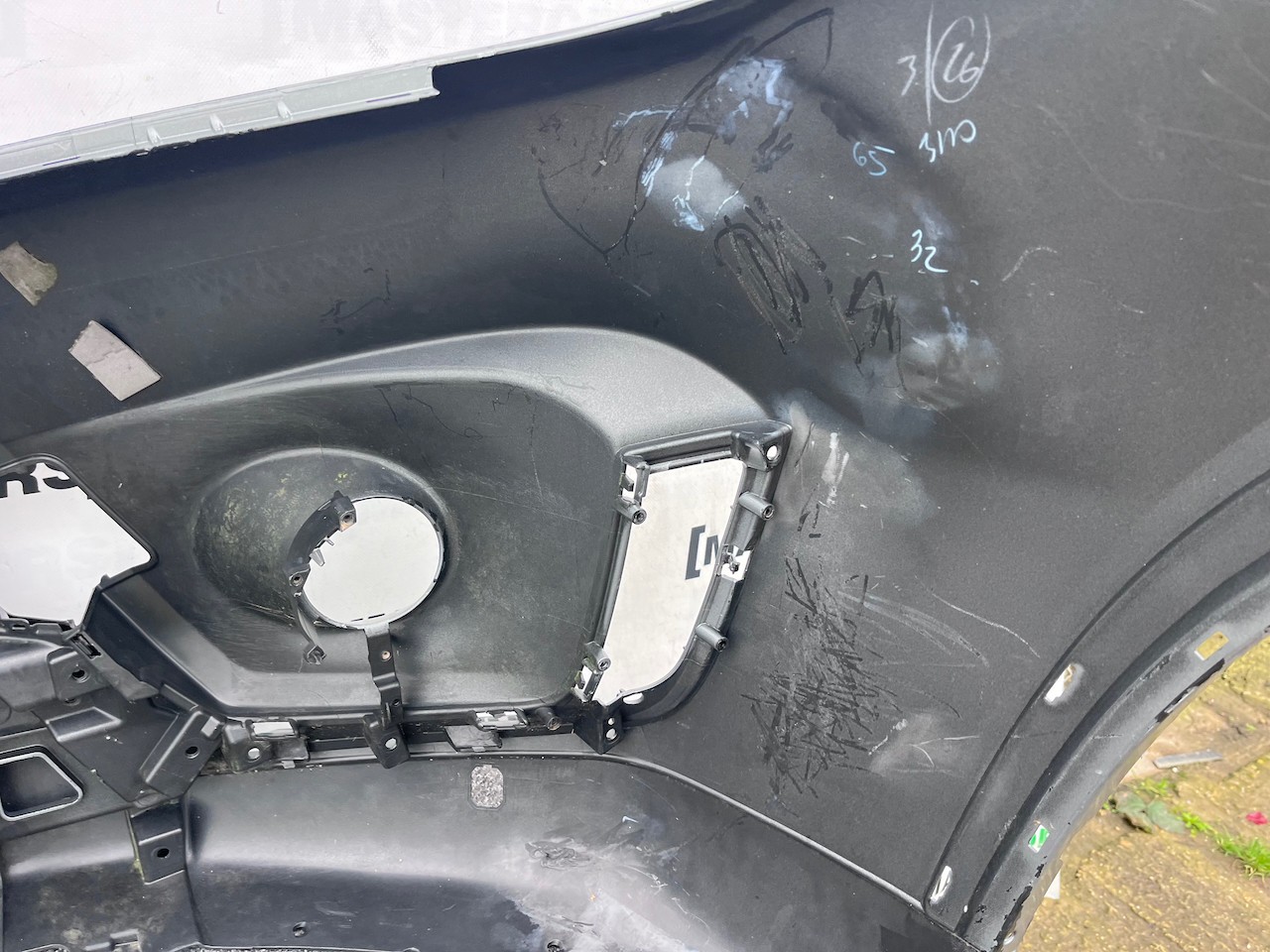 Suzuki Vitara Sz-t Mk4 Lift Hatch 2019-2024 Front Bumper 4 Pdc Genuine [j285]