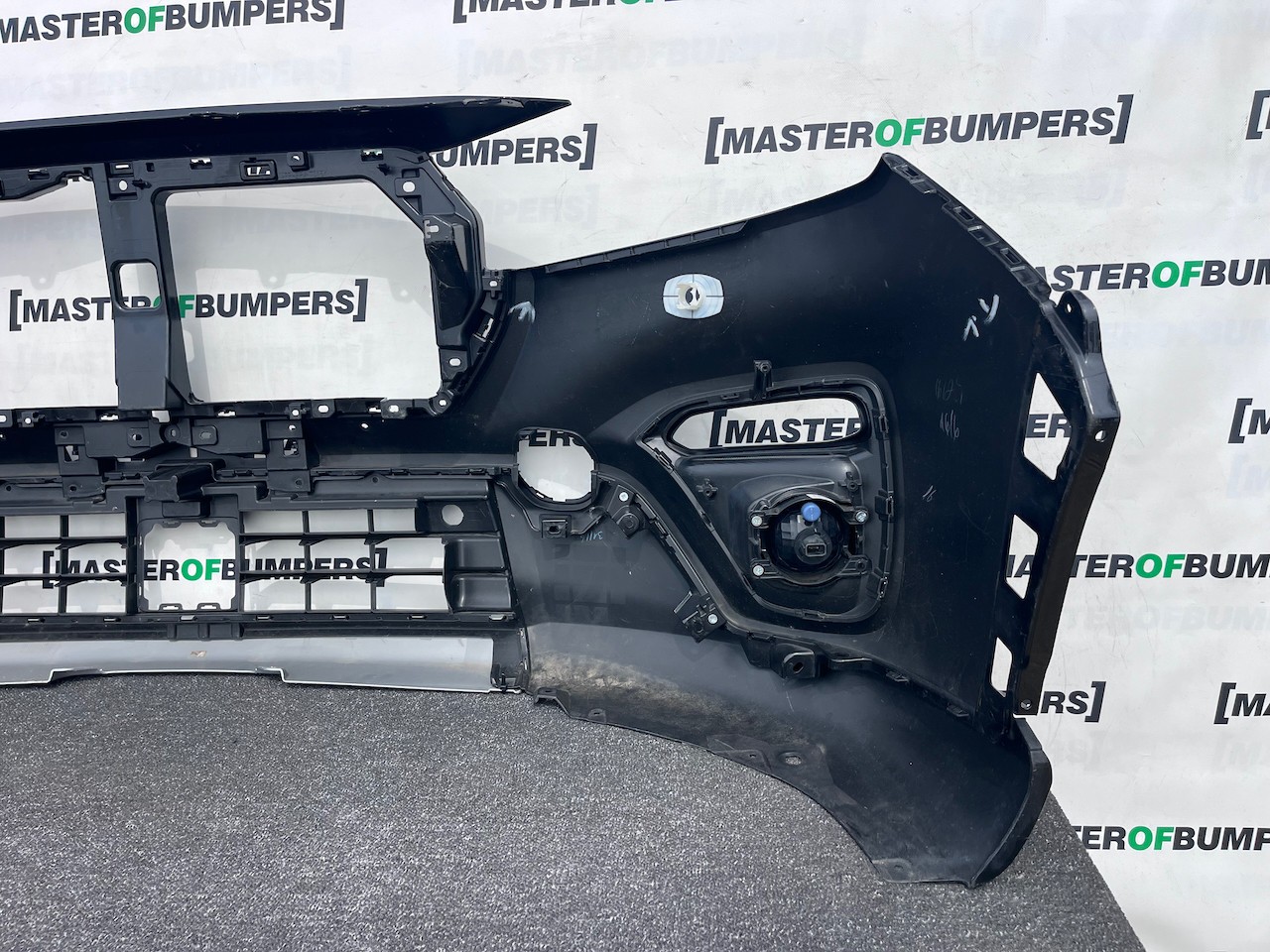 Suzuki Sx4 S Cross Hatchabck 2021-2024 Front Bumper 4 Pdc Genuine [j289]