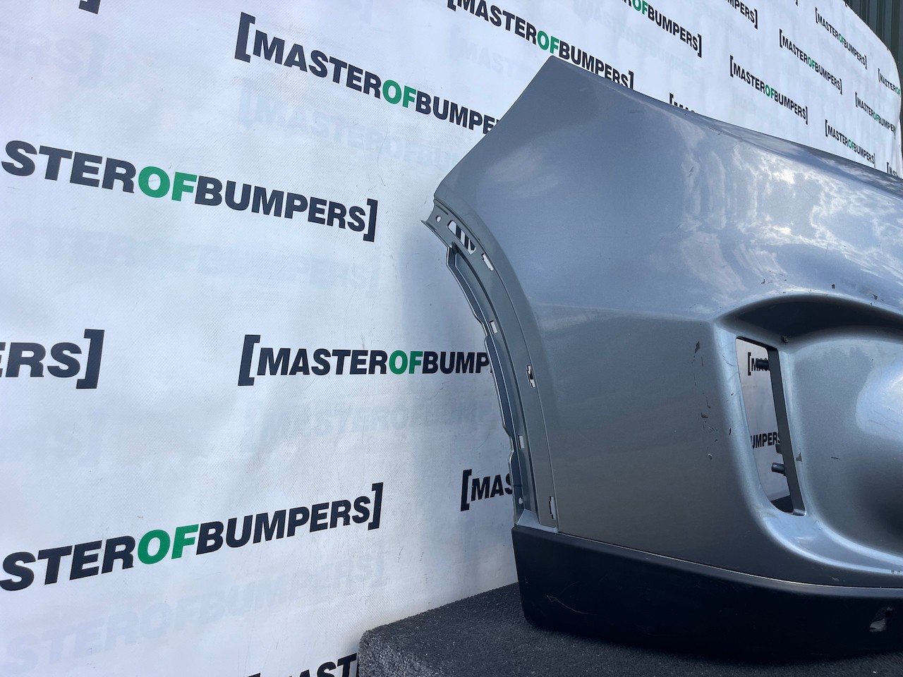 Suzuki Vitara Sz-4 Sz-t Mk4 2015-2018 Front Bumper 4 Pdc Genuine [j295]