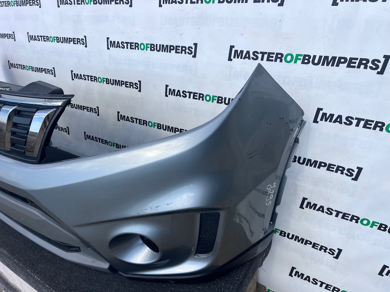 Suzuki Vitara Sz-4 Sz-t Mk4 2015-2018 Front Bumper 4 Pdc Genuine [j295]