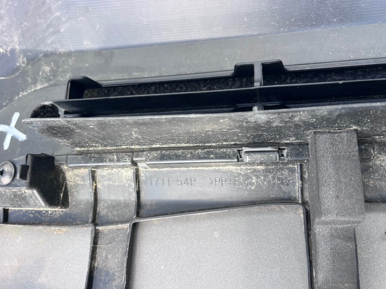 Suzuki Vitara Sz-4 Sz-t Mk4 2015-2018 Front Bumper 4 Pdc Genuine [j296]