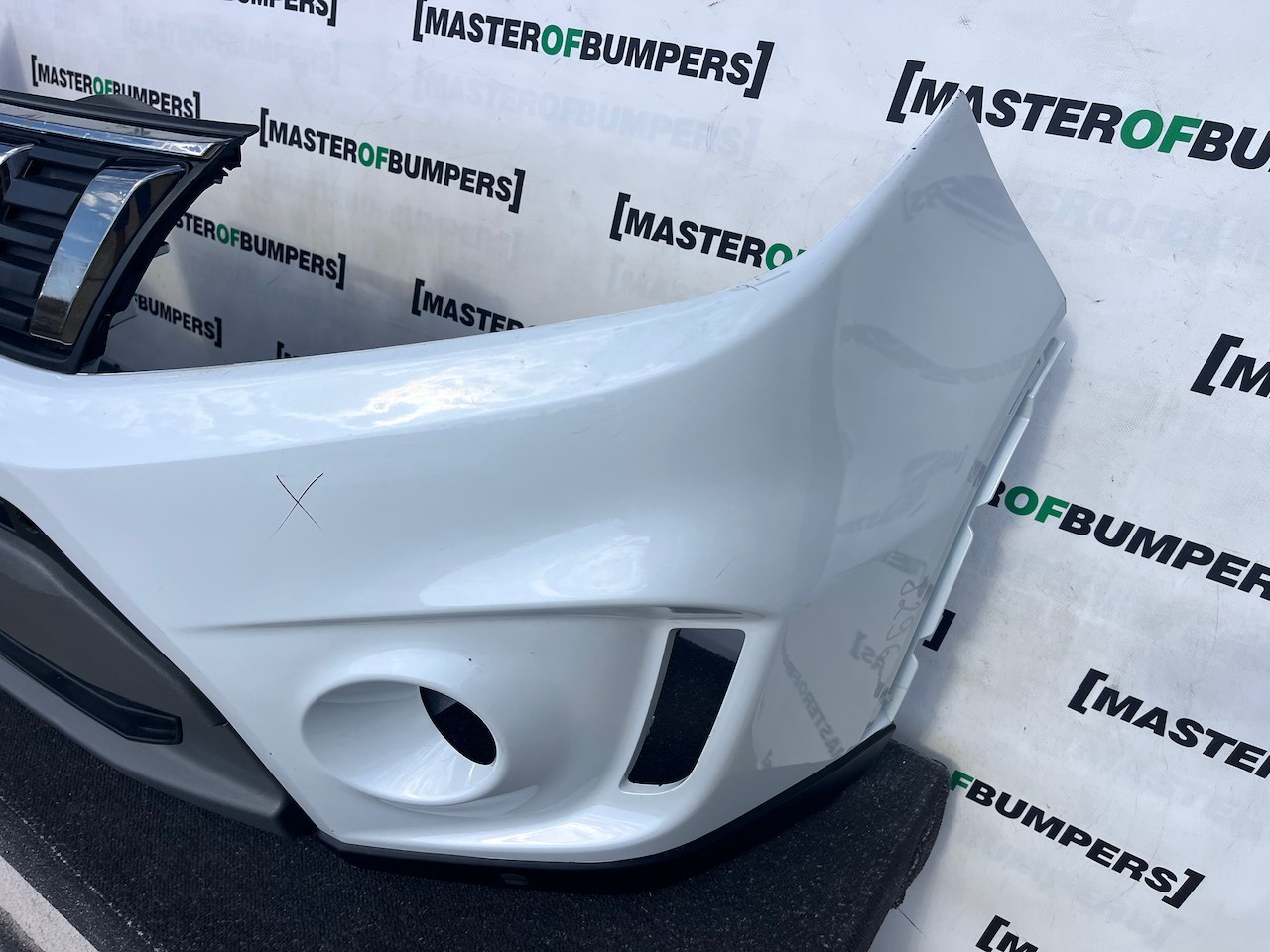 Suzuki Vitara Sz-4 Sz-t Mk4 2015-2018 Front Bumper 4 Pdc Genuine [j296]