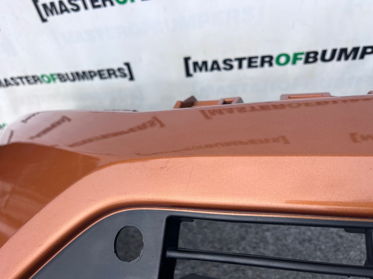 Suzuki Vitara Sz-t Mk4 Hatchback 2015-2018 Front Bumper 4 Pdc Genuine [j252]