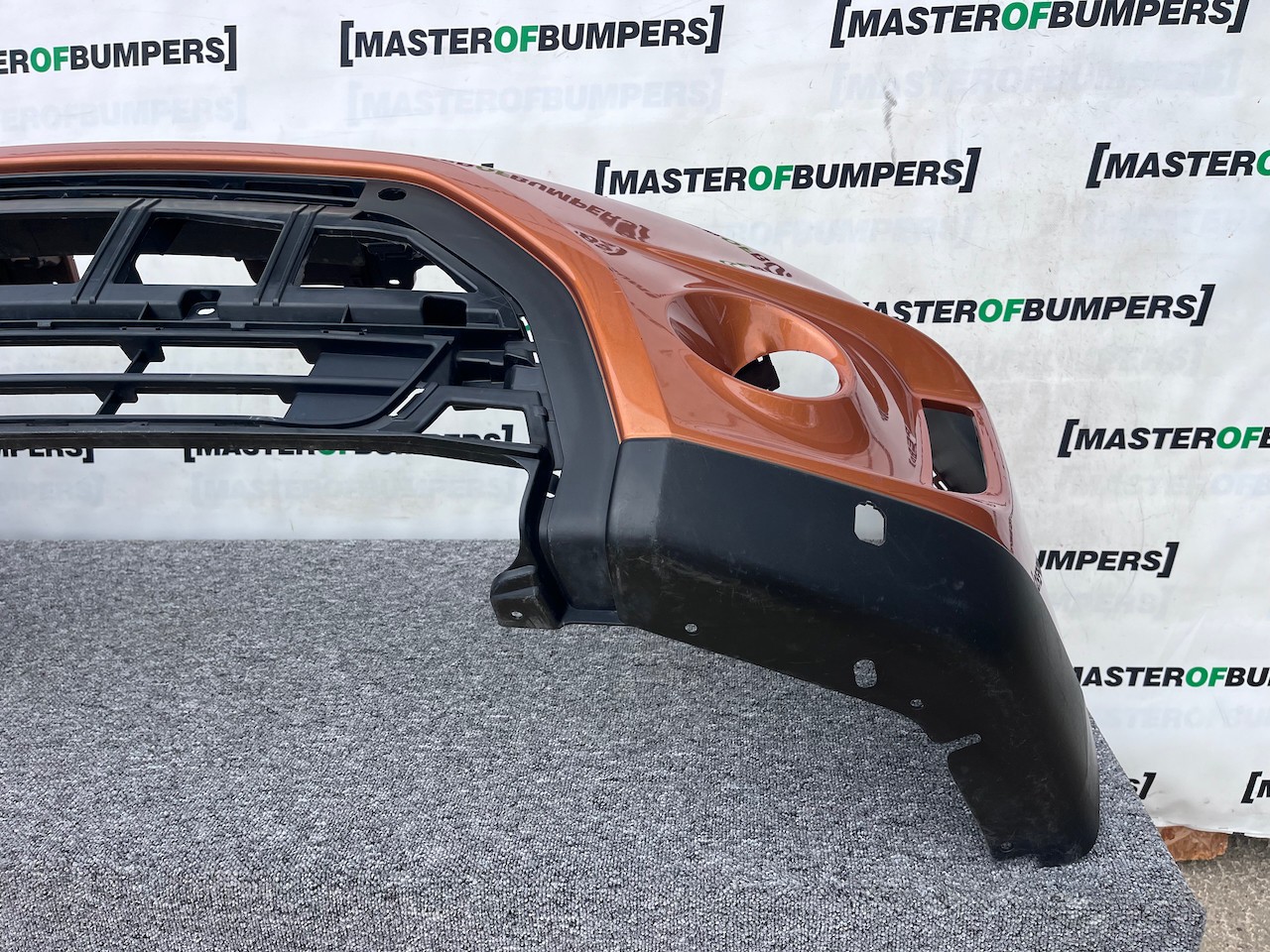 Suzuki Vitara Sz-t Mk4 Hatchback 2015-2018 Front Bumper 4 Pdc Genuine [j252]