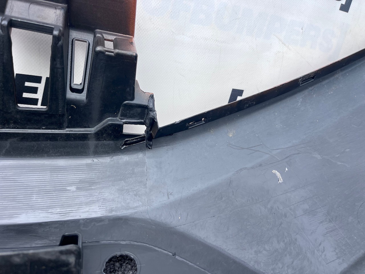 Suzuki Vitara Sz-t Mk4 Hatchback 2015-2018 Front Bumper 4 Pdc Genuine [j252]