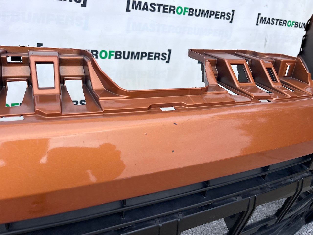 Suzuki Vitara Sz-t Mk4 Hatchback 2015-2018 Front Bumper 4 Pdc Genuine [j252]