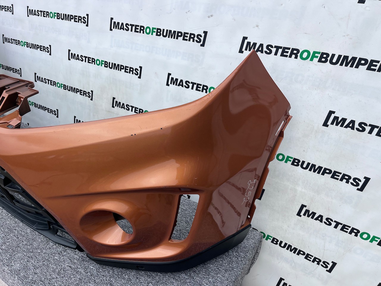 Suzuki Vitara Sz-t Mk4 Hatchback 2015-2018 Front Bumper 4 Pdc Genuine [j252]