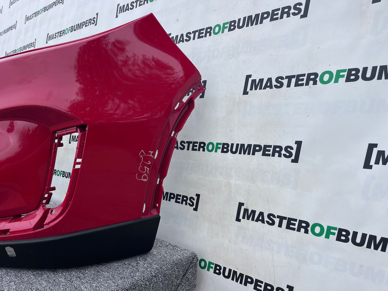 Suzuki Vitara Sz-t Mk4 Lift Hatch 2019-2024 Front Bumper 4 Pdc Genuine [j259]