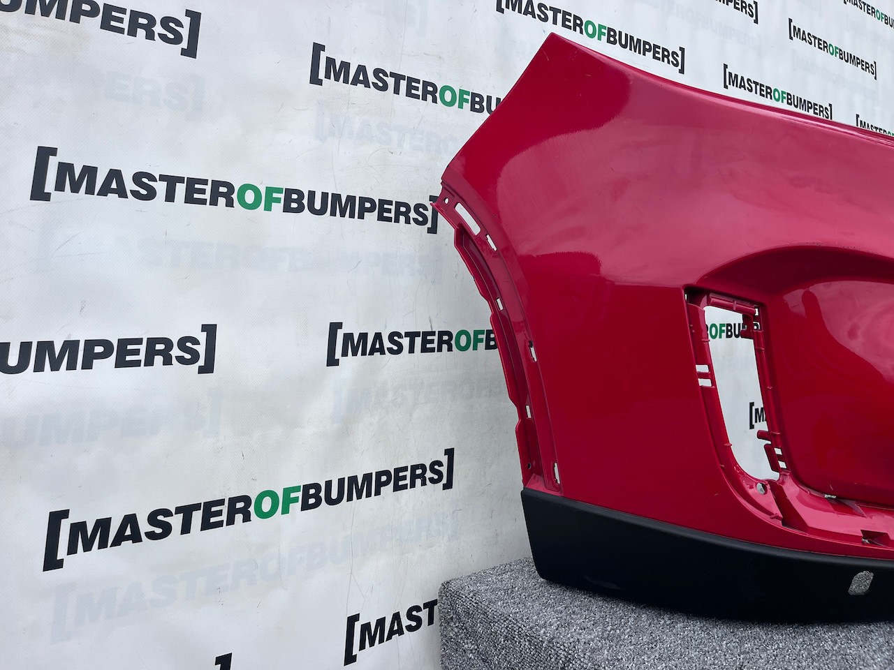 Suzuki Vitara Sz-t Mk4 Lift Hatch 2019-2024 Front Bumper 4 Pdc Genuine [j259]